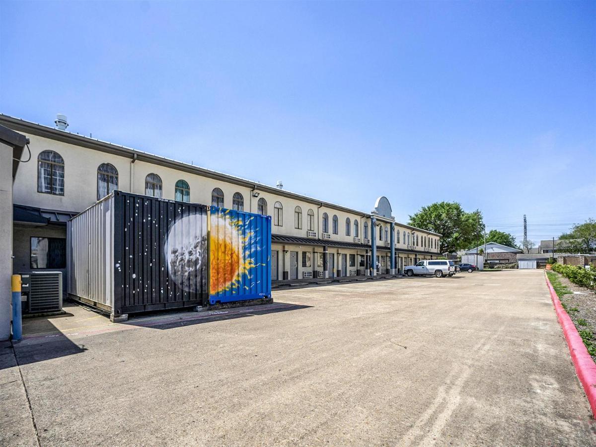 Days Inn & Suites By Wyndham Webster Nasa-Clearlake-Houston Exterior foto