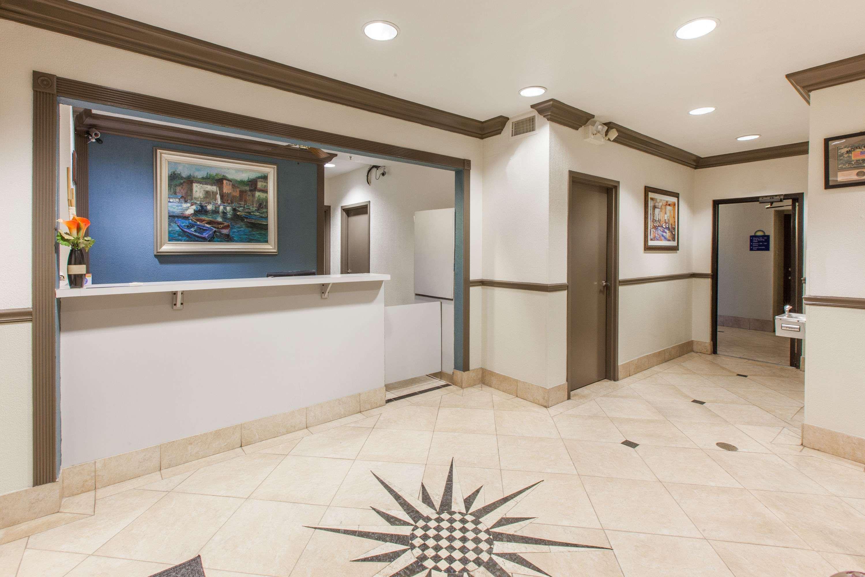 Days Inn & Suites By Wyndham Webster Nasa-Clearlake-Houston Exterior foto