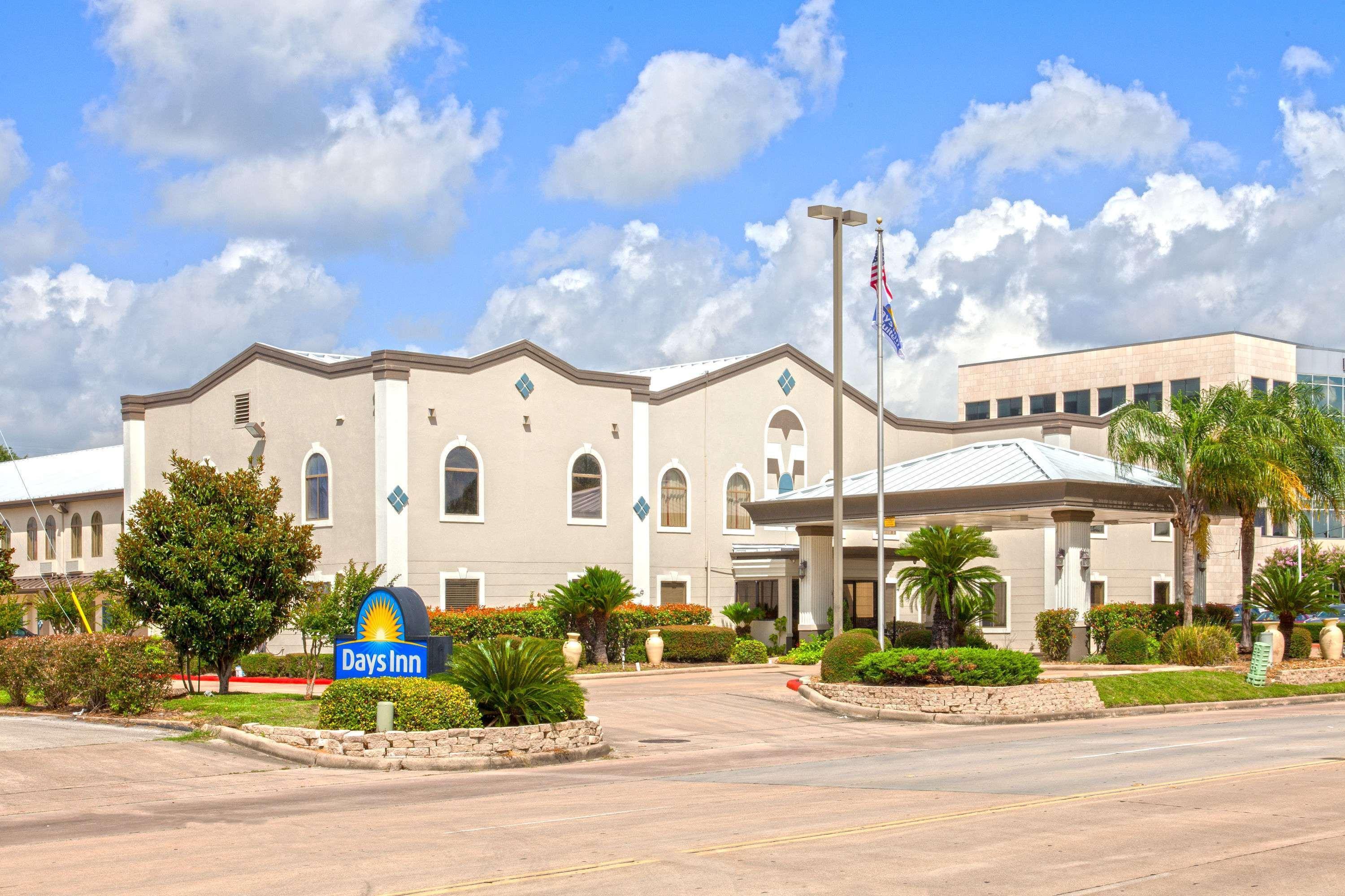 Days Inn & Suites By Wyndham Webster Nasa-Clearlake-Houston Exterior foto