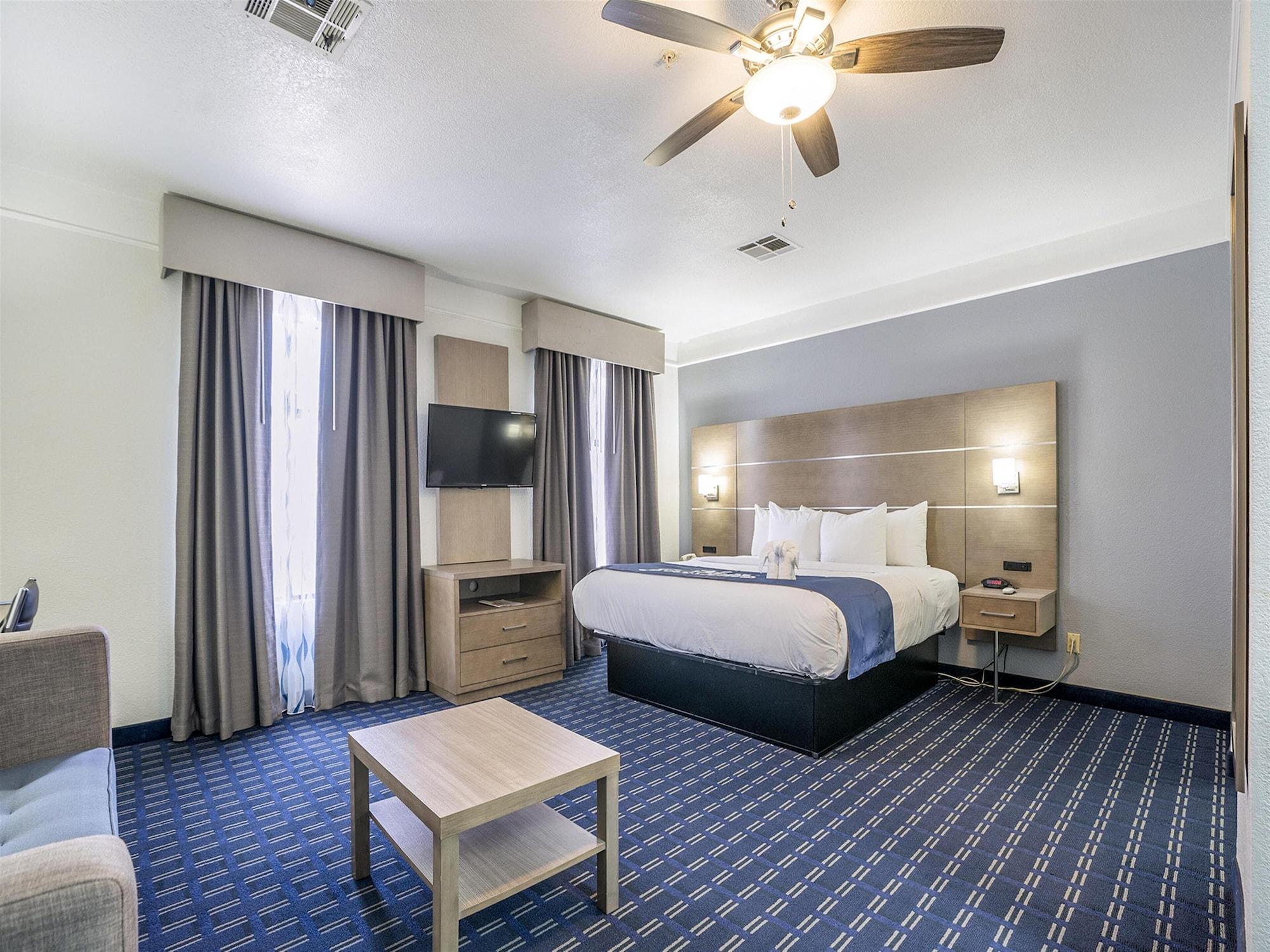 Days Inn & Suites By Wyndham Webster Nasa-Clearlake-Houston Exterior foto